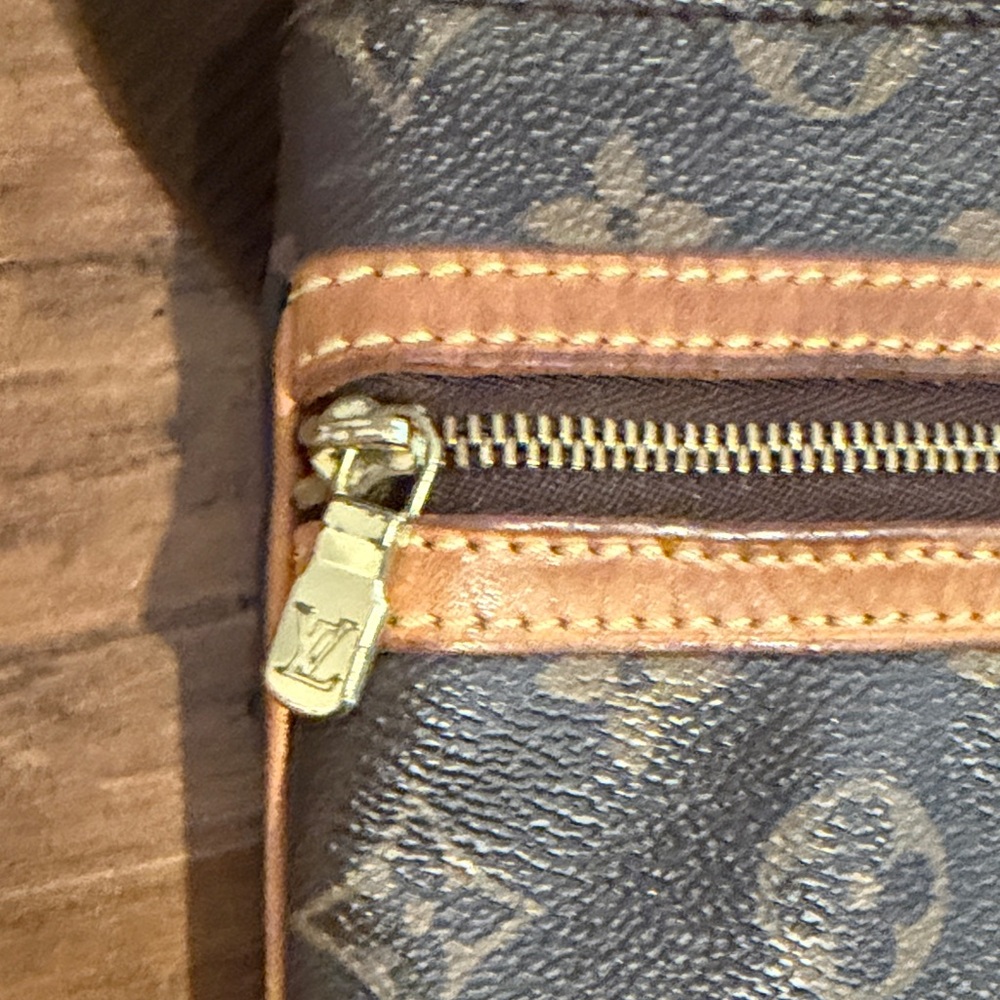 Louis Vuitton Monogram Brown Messenger Bag- great used condition - Picture 10 of 16